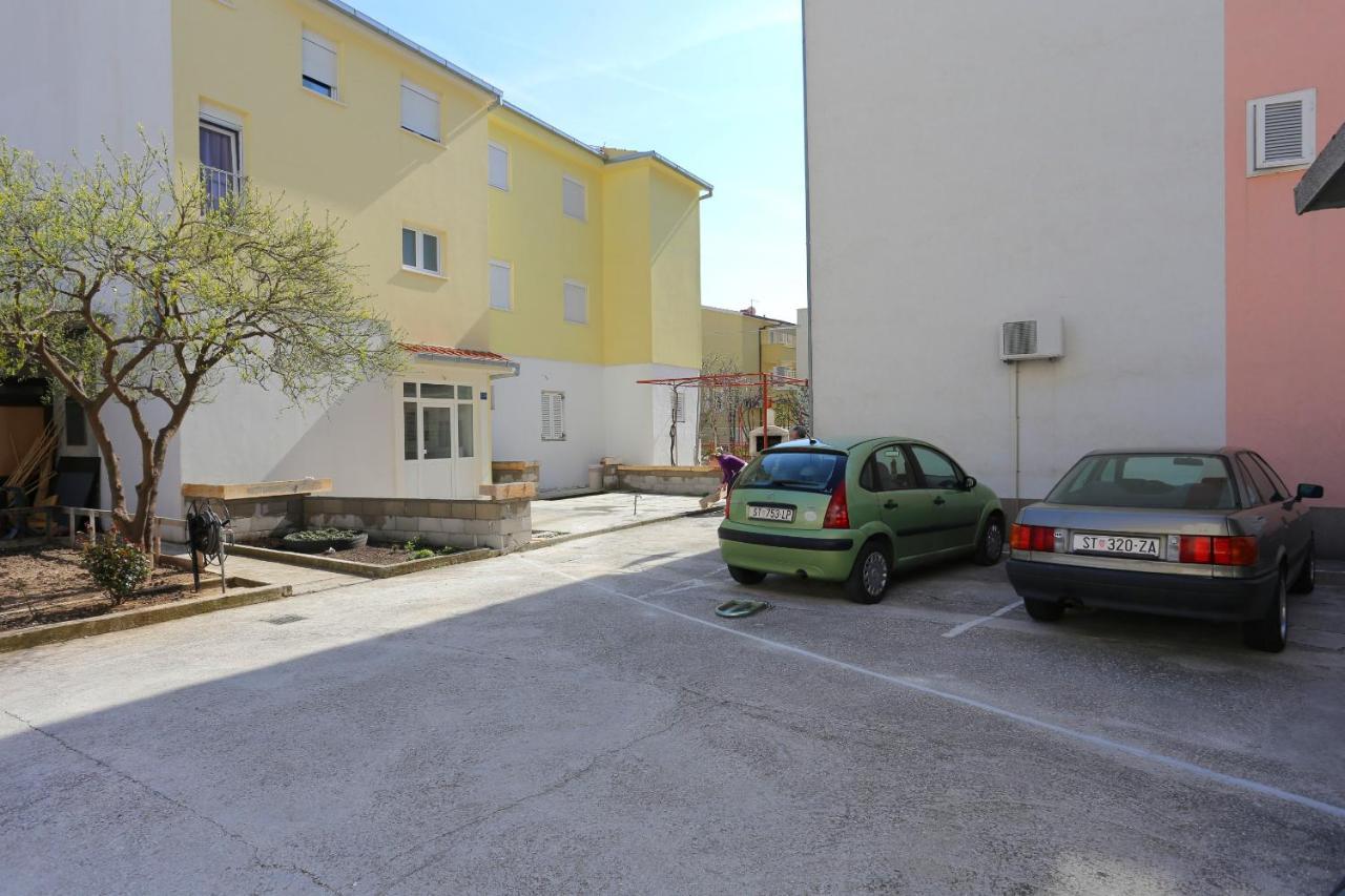 Apartments With A Parking Space Omis - 10362 Exterior foto